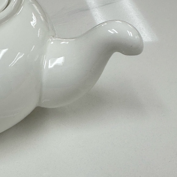 Vintage Chinese porcelain teapot - Picture 4 of 8